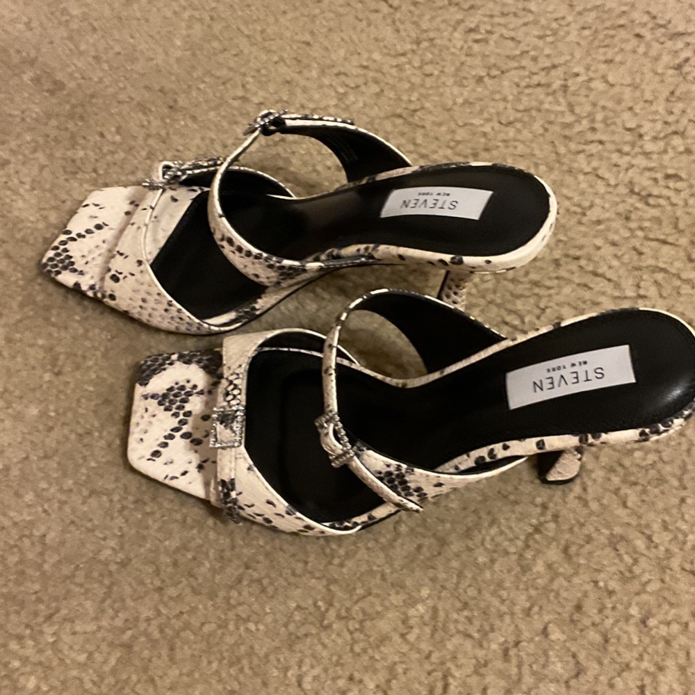 Steven by Steve Madden Black and Cream Patterned Heels